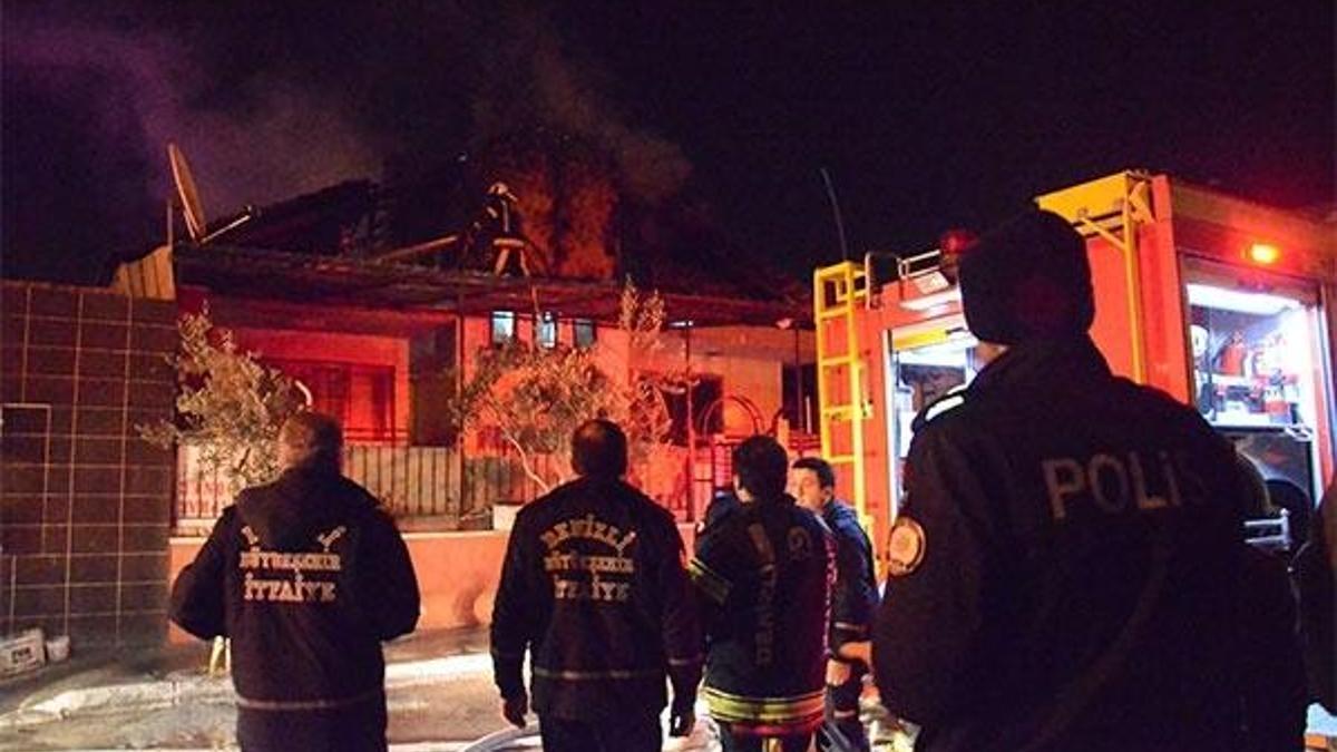İki ailenin yaşadığı ev, gece vakti alevlere teslim oldu