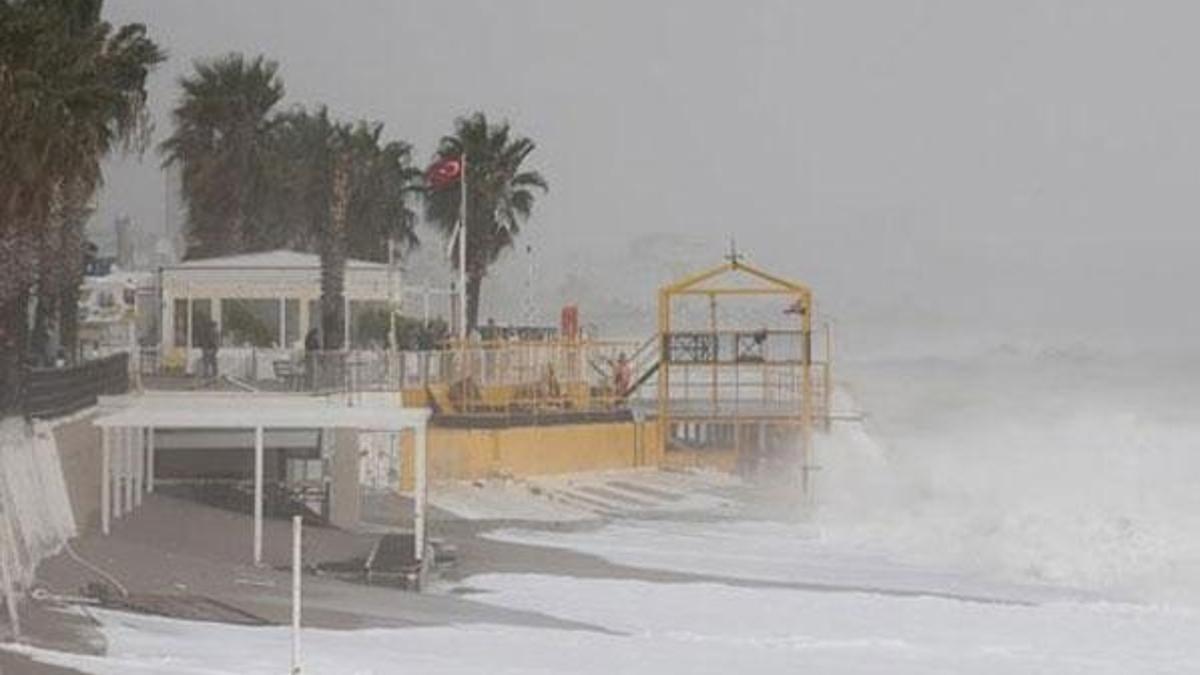 Antalya'da hortum ve fırtına alarmı! AFAD uyardı