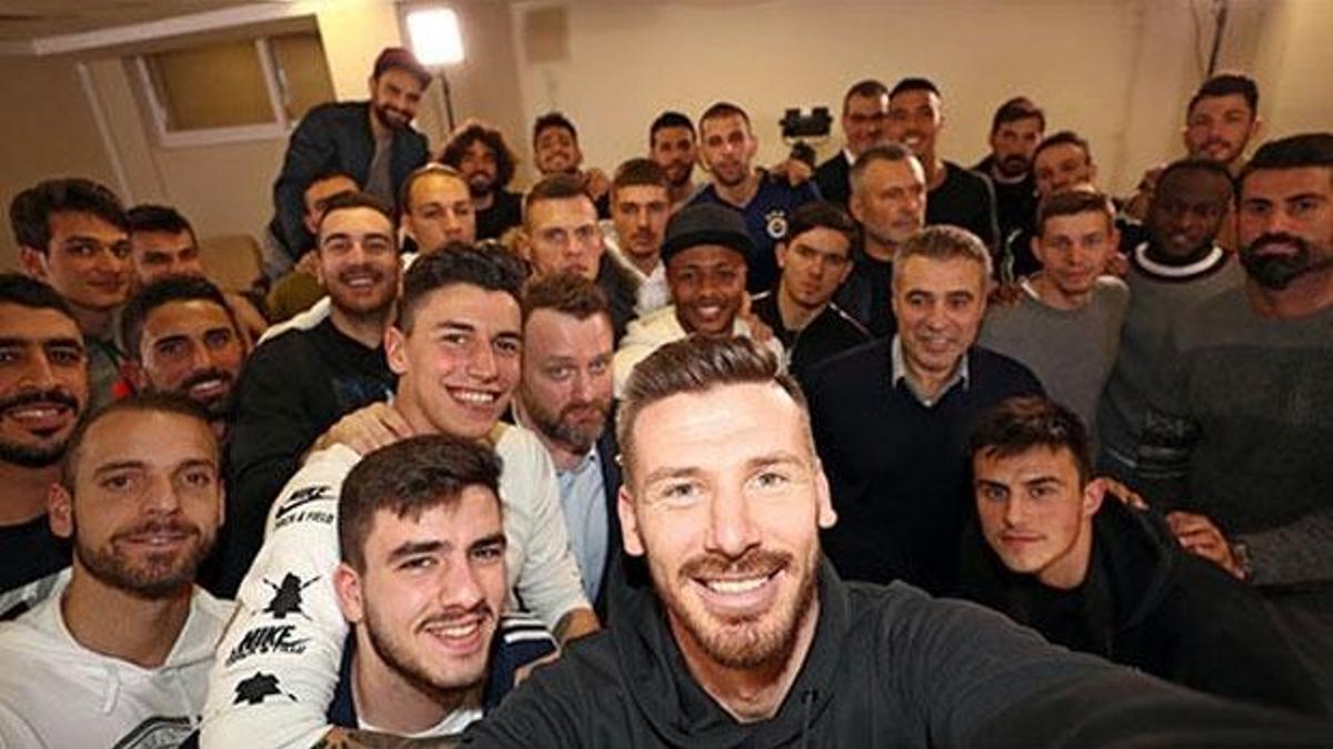 Fenerbahçe imza törenini Youtube'da yayınladı!
