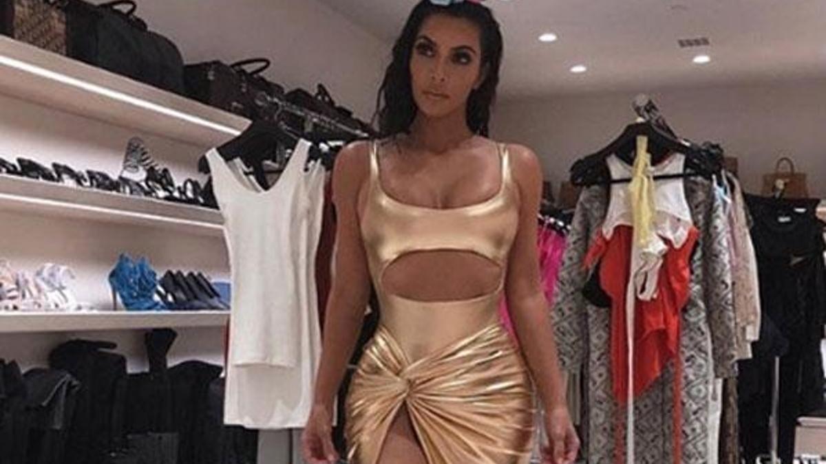 Kim Kardashian'a eşinden 'elbise' sürprizi