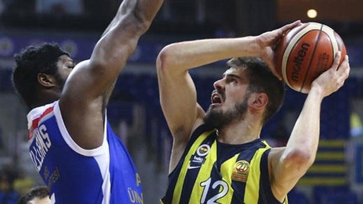 Fenerbahçe'den Büyükçekmece'ye 37 sayı fark!