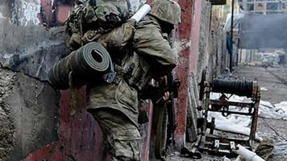 Devlet Cizre'de terörün izini sildi!
