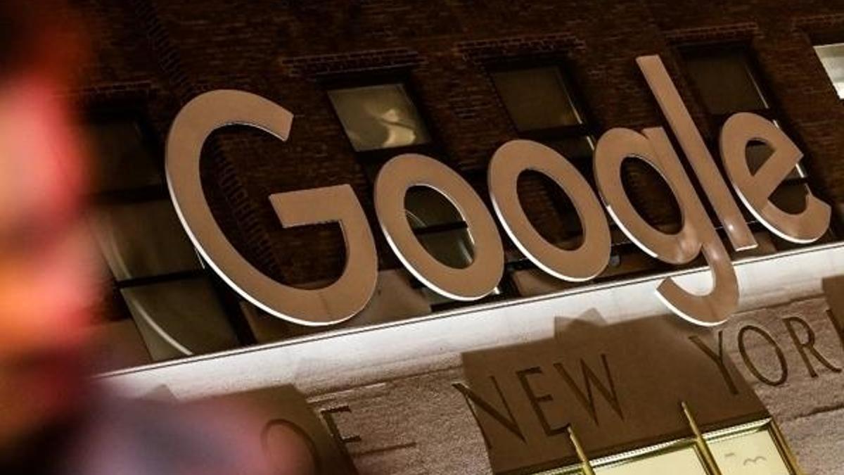 Google Chrome 'kararıyor'