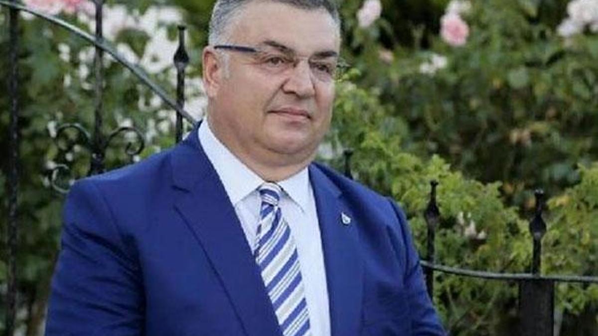CHP'de peş peşe istifalar