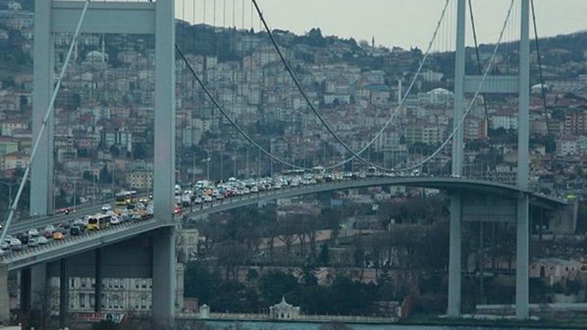 15 Temmuz Şehitler Köprüsü'nde şüpheli paket alarmı!