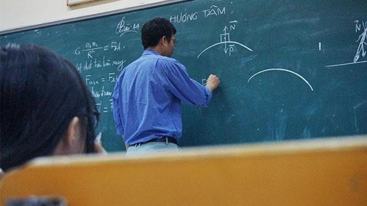 Sözleşmeli öğretmenler atandıkları yerde kaç sene kalmak zorundadır?