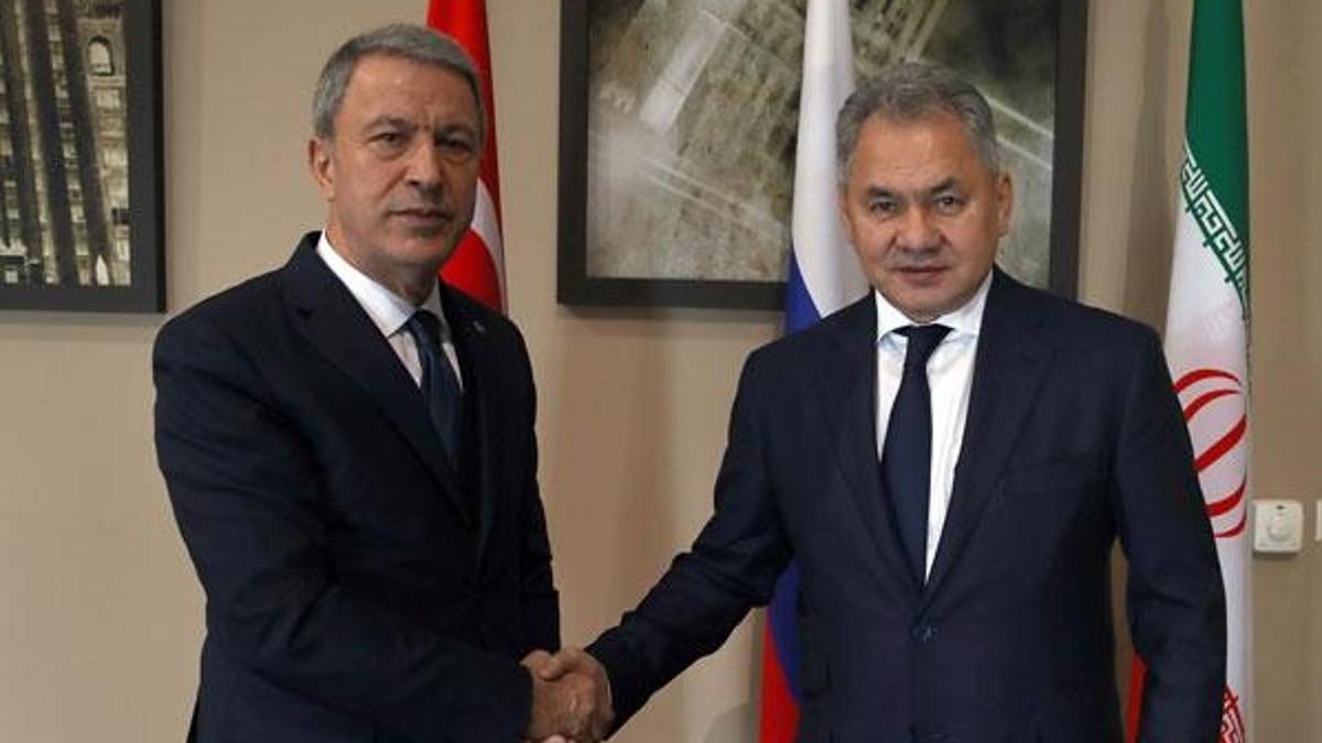 Bakan Akar'dan Soçi'de zirve öncesi önemli toplantılar