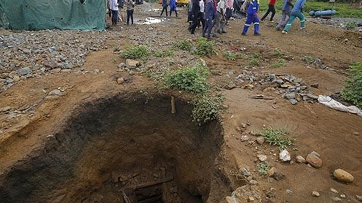 Zimbabve’de facia! "Göçük altındaki madenciler kurtarılamayacak"