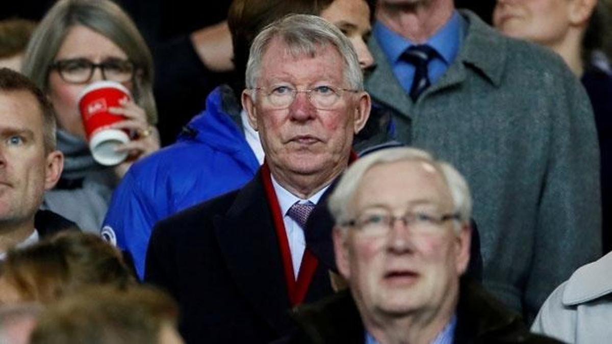 Alex Ferguson yeniden kulübede!