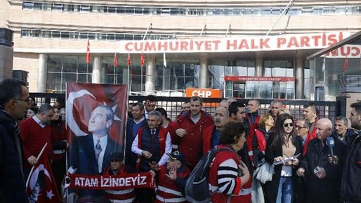 10 gün yürüdüler, genel merkezde CHP'ye tepki gösterdiler!