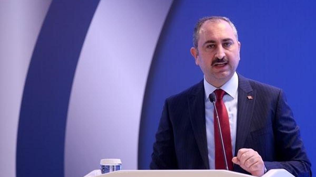 Bakan Gül: Nöbetçi noter uygulamasını ülkemizde göreceğiz