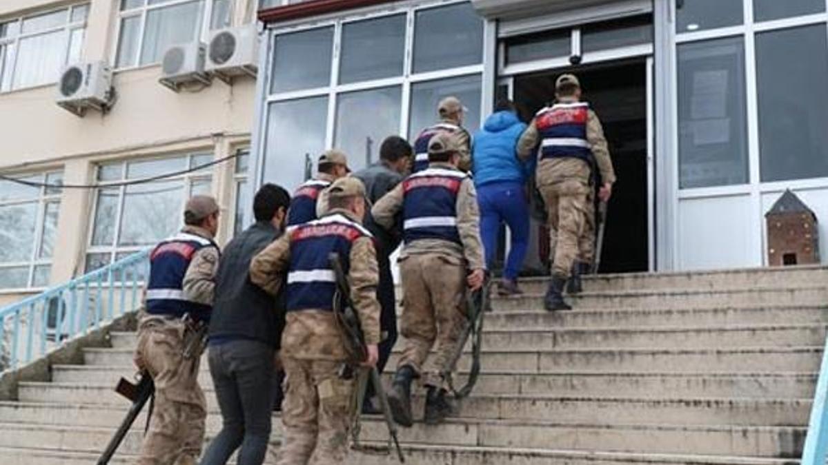 Metropollerde bombalı eylem için görevlendirilen 3 terörist yakalandı!