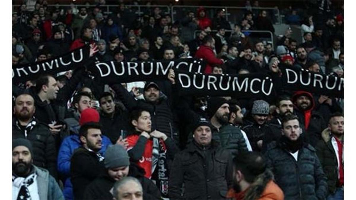 Beşiktaş'ta Tolgay Arslan'a 'dürümlü' tepki