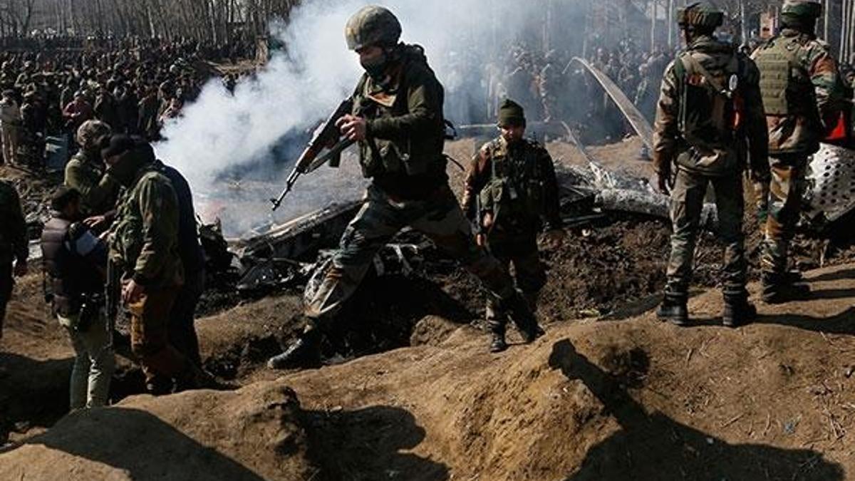 Son dakika... Savaş uçakları uçtu, jest geldi!