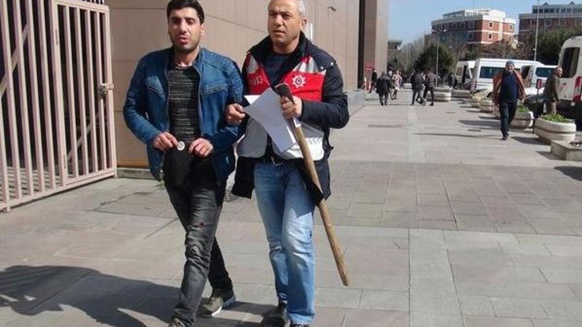 Bakırköy Adliyesi'nde 'balta' paniği! 'Adaletimle geldim'