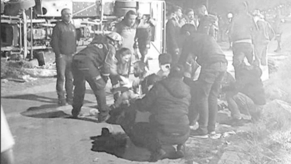 Son dakika... Taraftarları taşıyan otobüs kaza yaptı! Can kayıpları var...