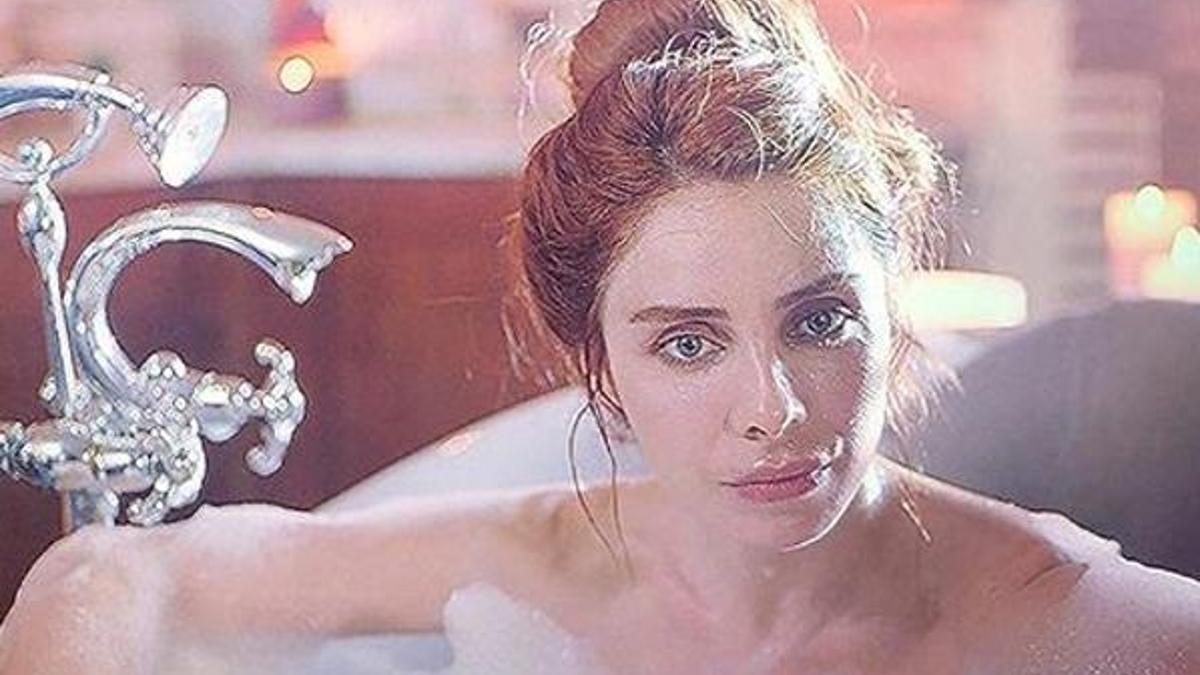 Küvetteki çıplak pozu olay olunca dayanamadı!