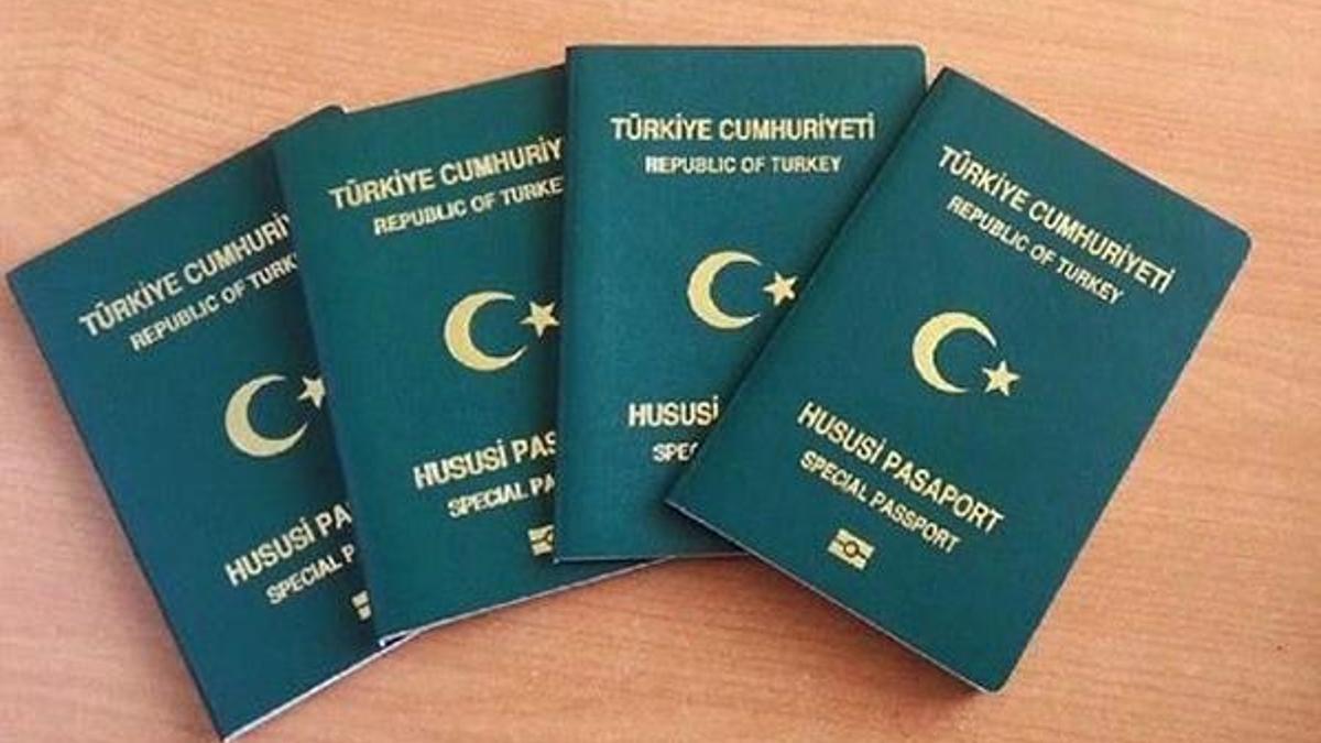 O memurlar yeşil pasaport alabilir! İşte o liste...