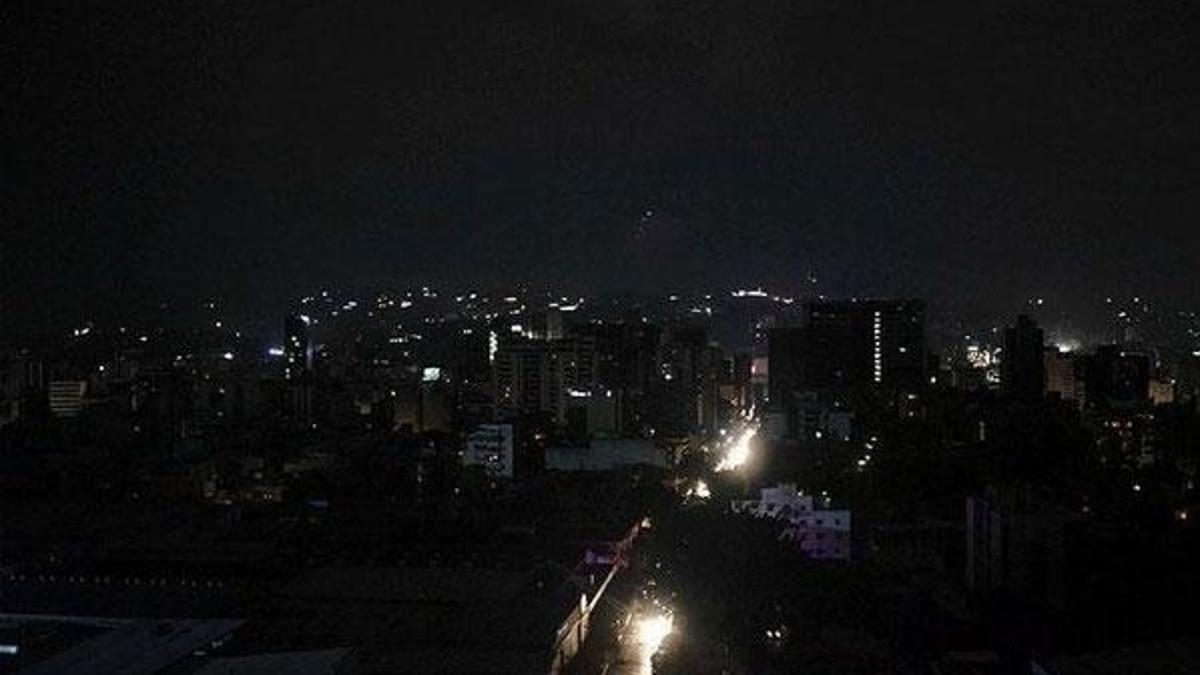 Venezuela karanlığa gömüldü!