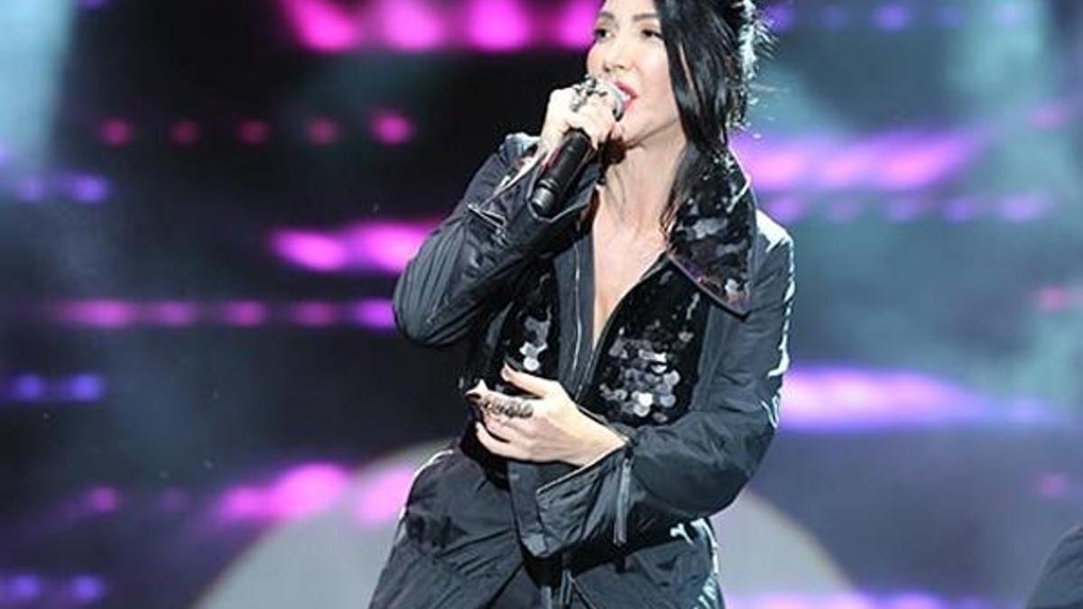 Hande Yener'den 55 bin kişilik konser