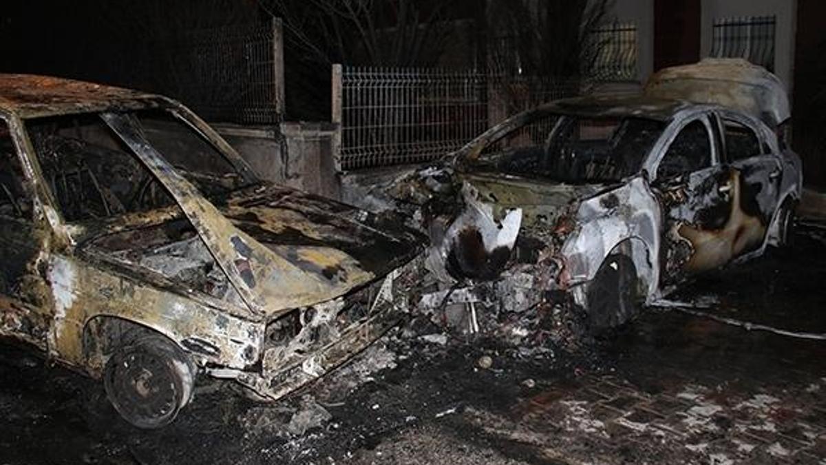 Başkent'te alevler geceyi aydınlattı...