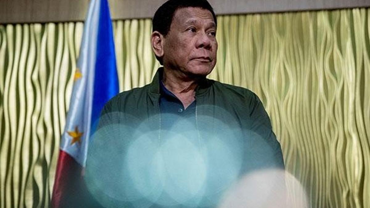Duterte cinsiyet eşitliği etkinliğinde kadınlara küfretti