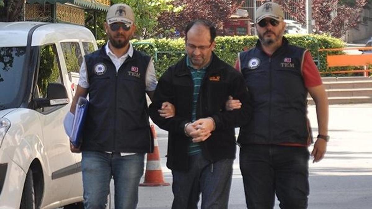 'FETÖ'nün altın çocuğu'na ceza yağdı!