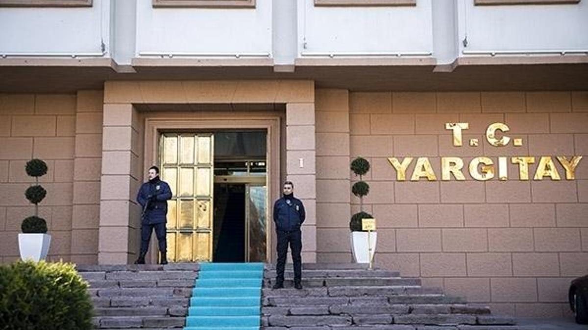 Eski Yargıtay üyesine hapis cezası