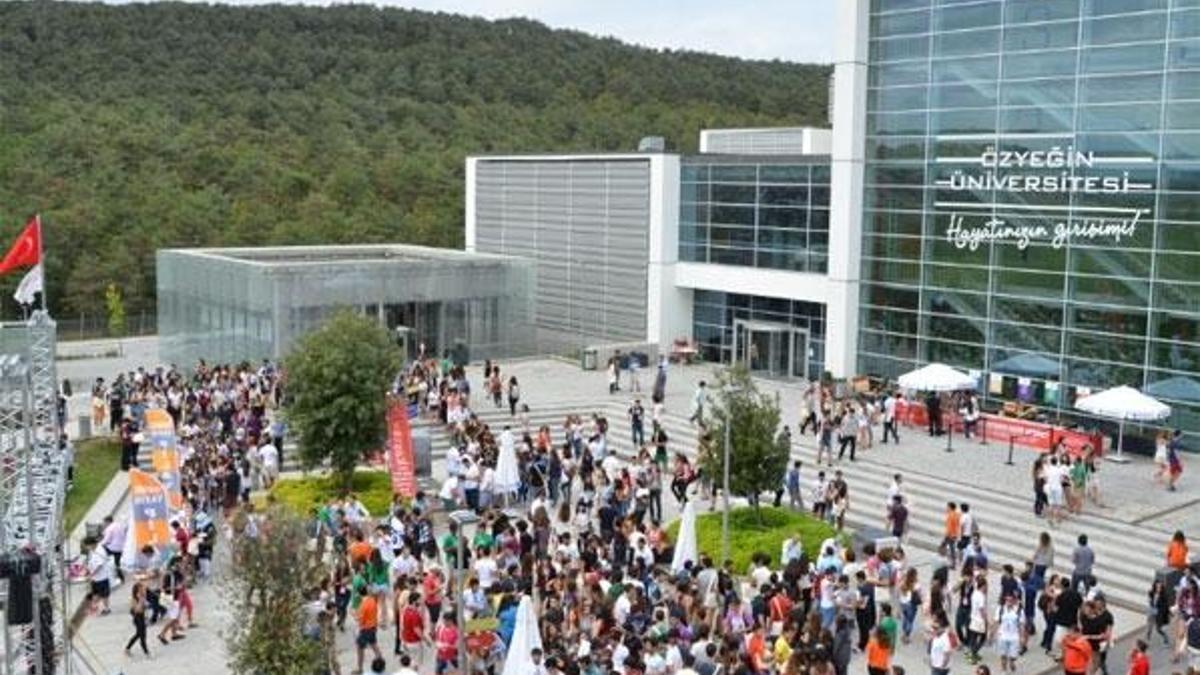 "Yılın Öğretmeni Ödülü" Türkiye'ye geldi