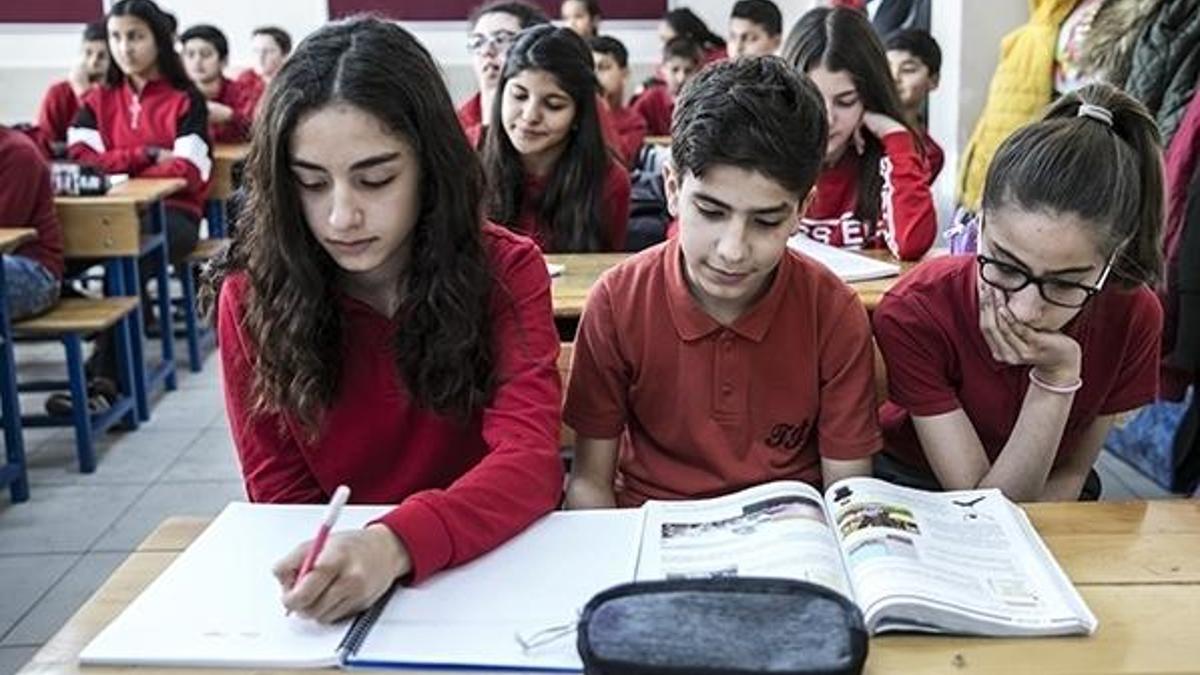 MEB'den ders saatleri ile ilgili flaş karar!