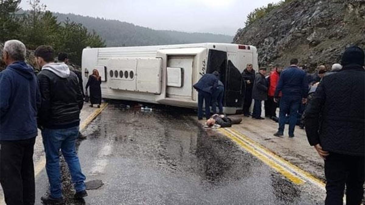 Bursa'da feci kaza! Yaralılar var