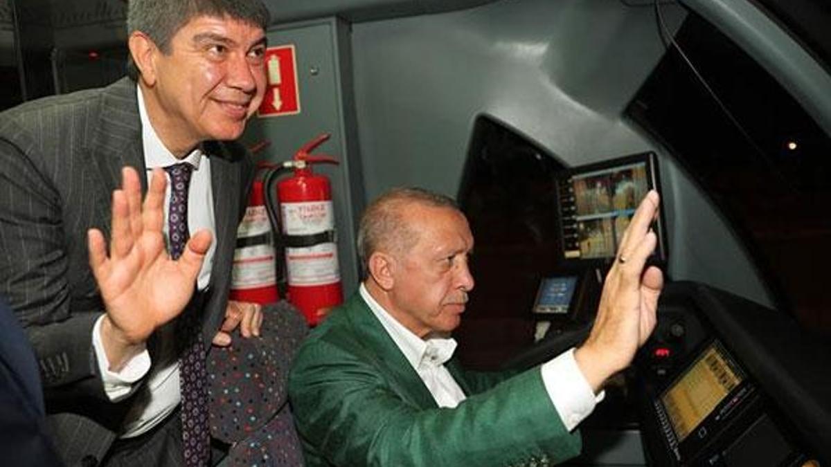 Cumhurbaşkanı Erdoğan yeni tramvay hattını açtı