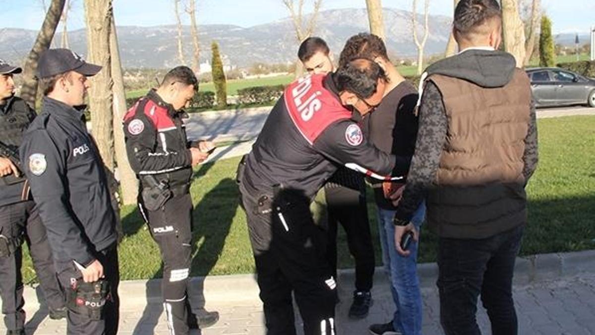 Türkiye'de büyük operasyon! Aranan 2 bin 423 şüpheli yakalandı
