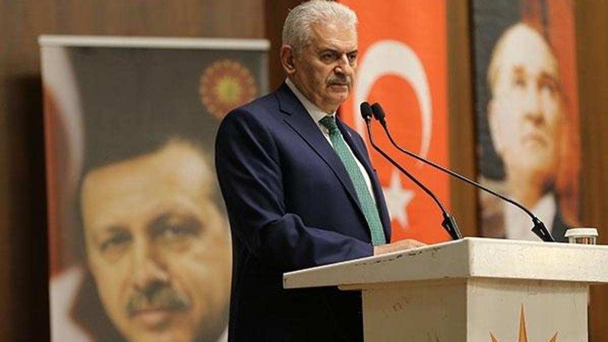 Binali Yıldırım: Türkiye'yi taşıyan bir ilçesiniz...