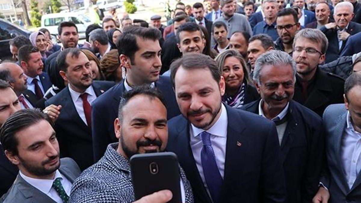 Bakan Albayrak: Belediye başkanı vatandaşıyla omuz omuza olmalı