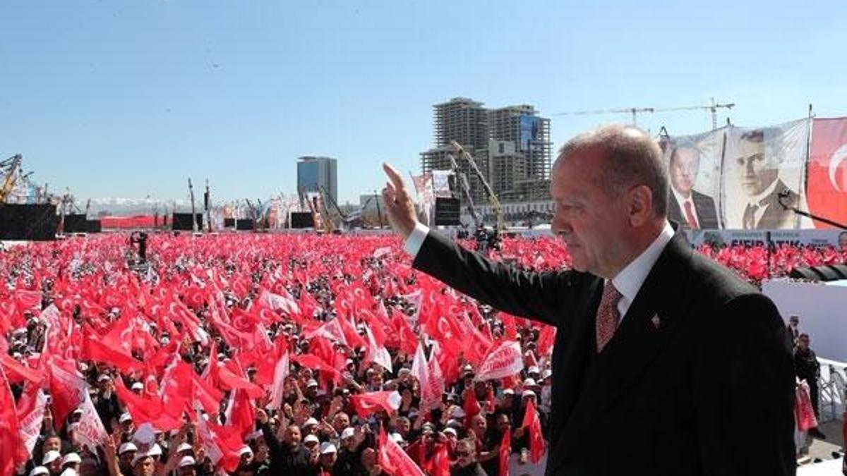Cumhurbaşkanı Erdoğan: Emniyete sordum, alanda 450 bin kişi var