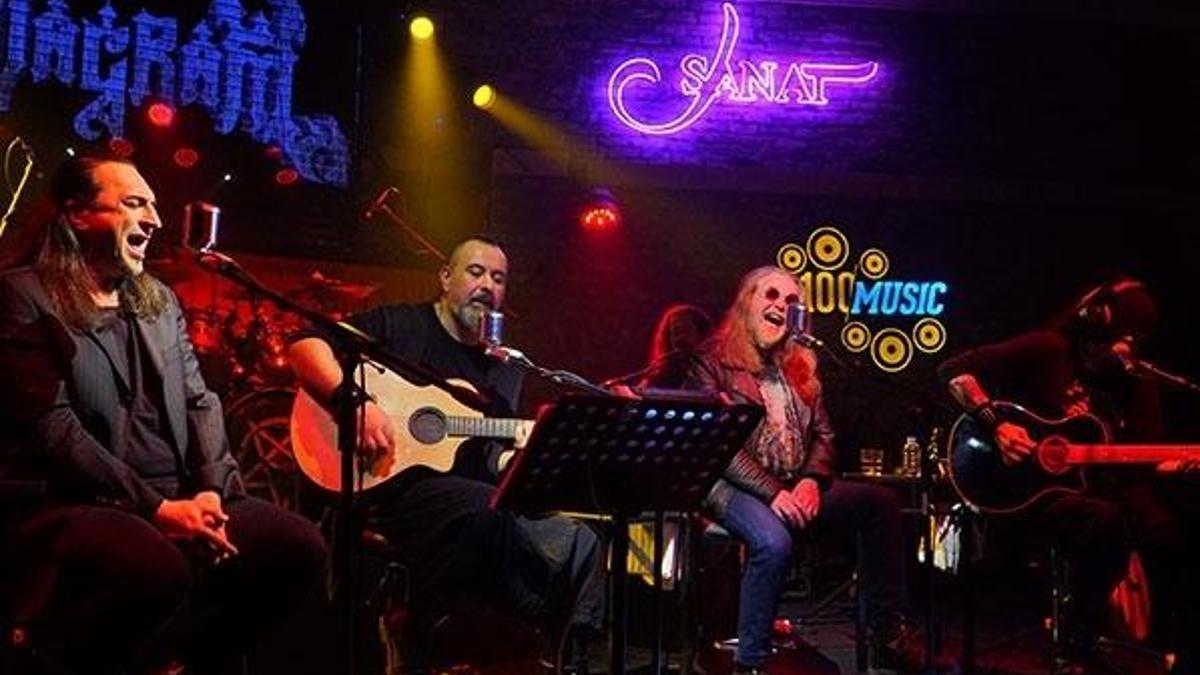 Pentagram sevenleriyle buluştu!