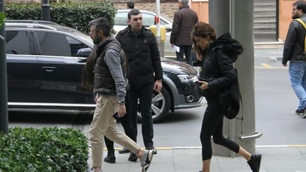 Aşkları plakaya kazılı
