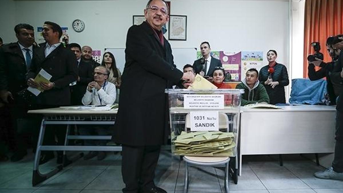 Mehmet Özhaseki oyunu kullandı