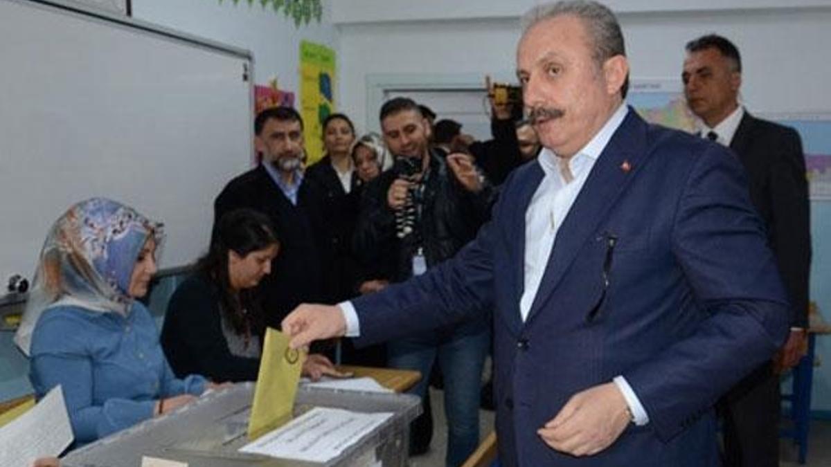 Mustafa Şentop oyunu kullandı
