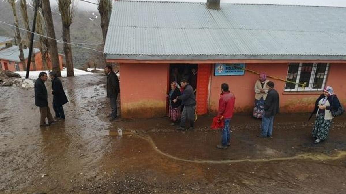 Malatya'da oy verme işlemi sırasında kan aktı! Ölüler var