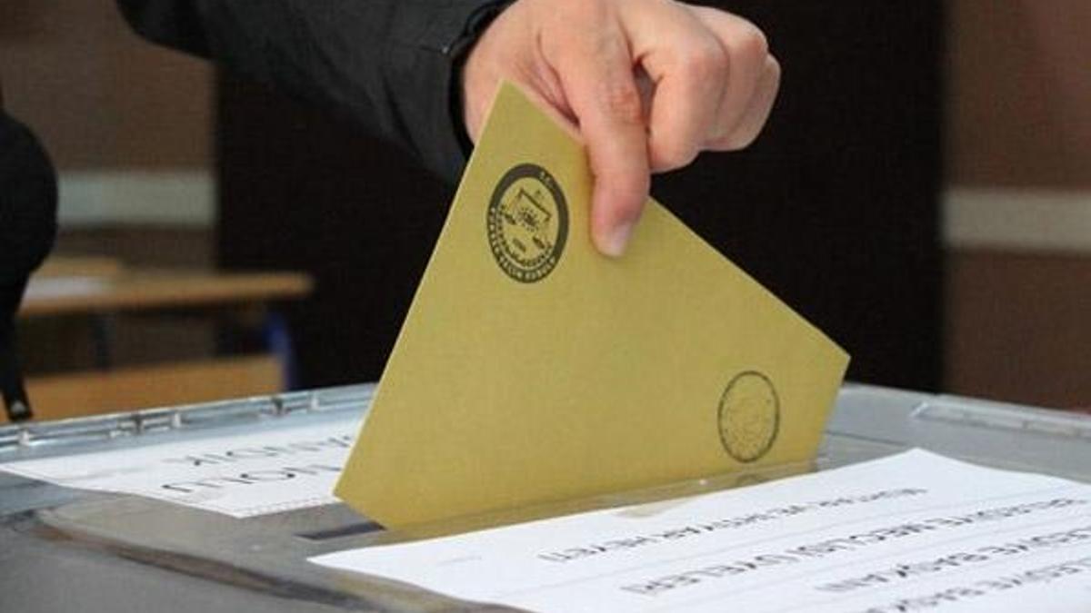 Türkiye nefesini tuttu! 32 ilde sandıklar kapandı, oylar sayılıyor...