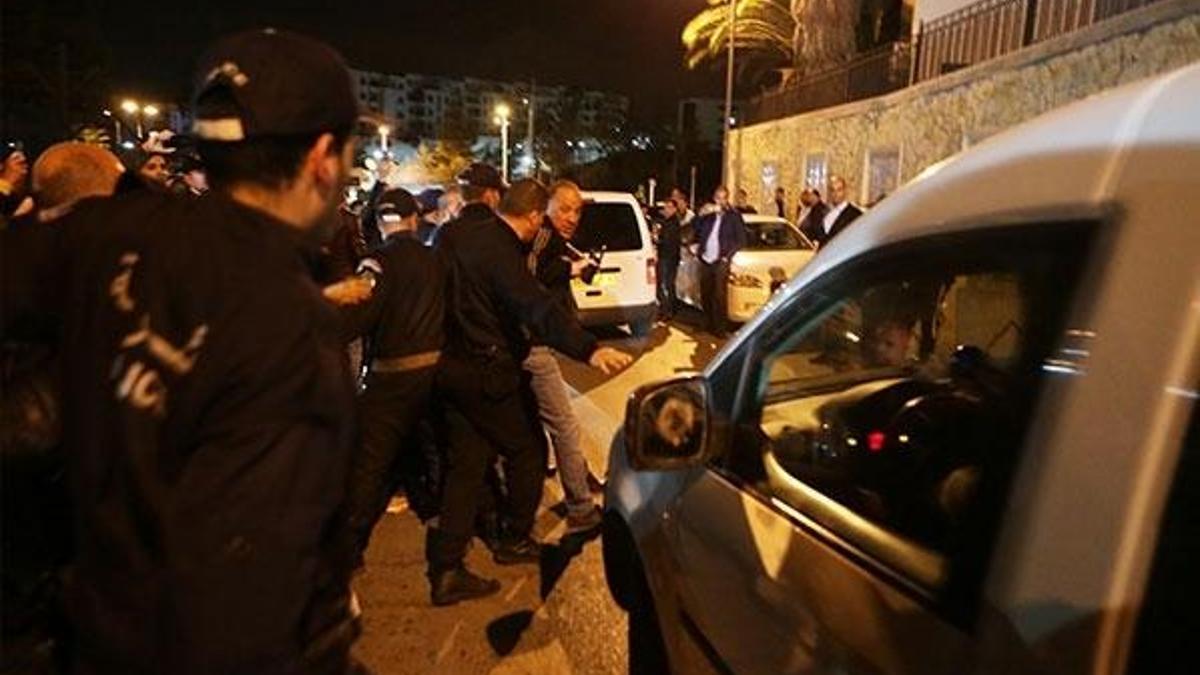 Cezayir'de "Buteflika'ya yakın iş adamı sorgulanmaya başlandı"  iddiası