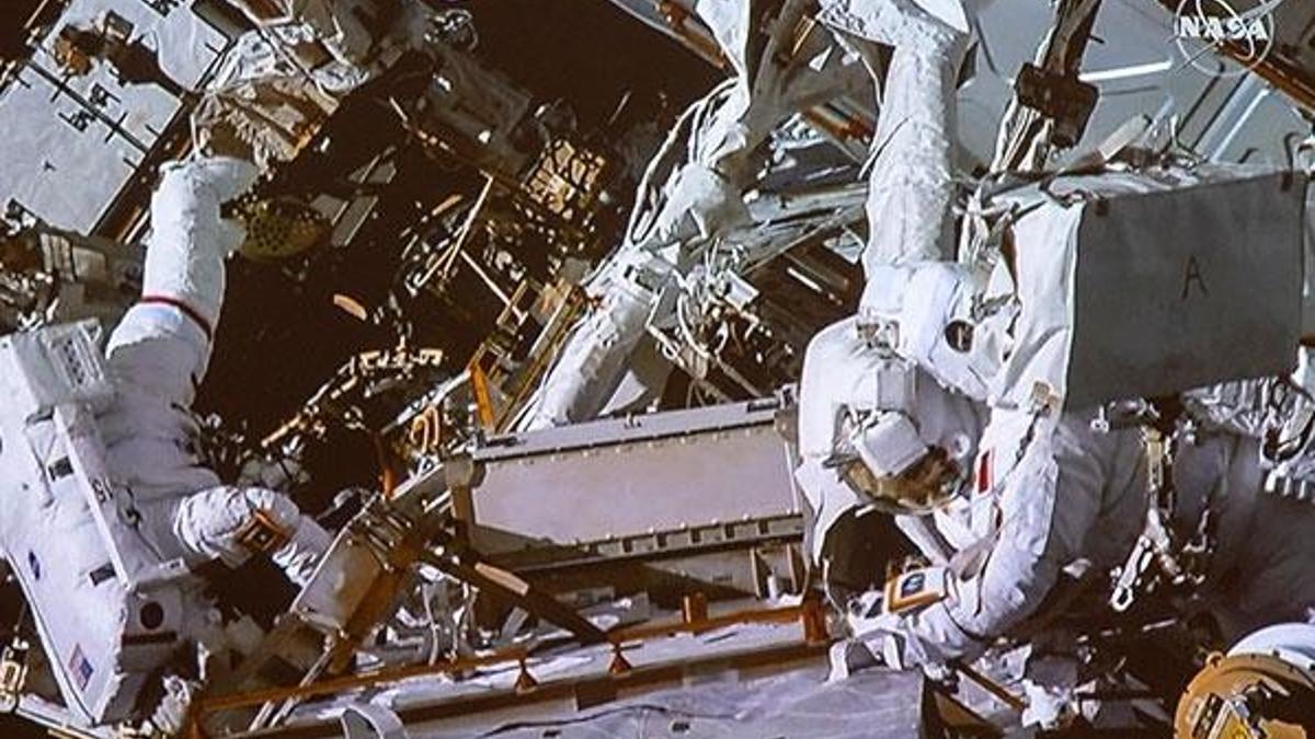 Astronotlar yine uzay yürüyüşüne çıktı!