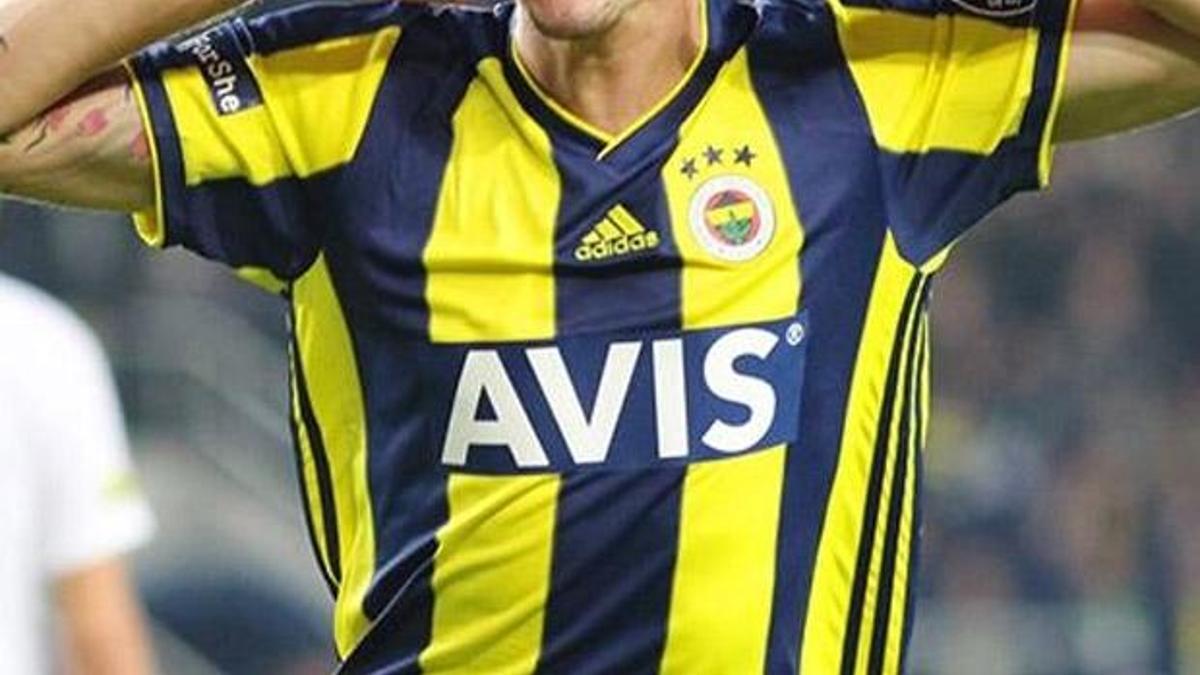 Fenerbahçe'de flaş gelişme! Yıldız futbolcu Başakşehir'e imzayı attı!