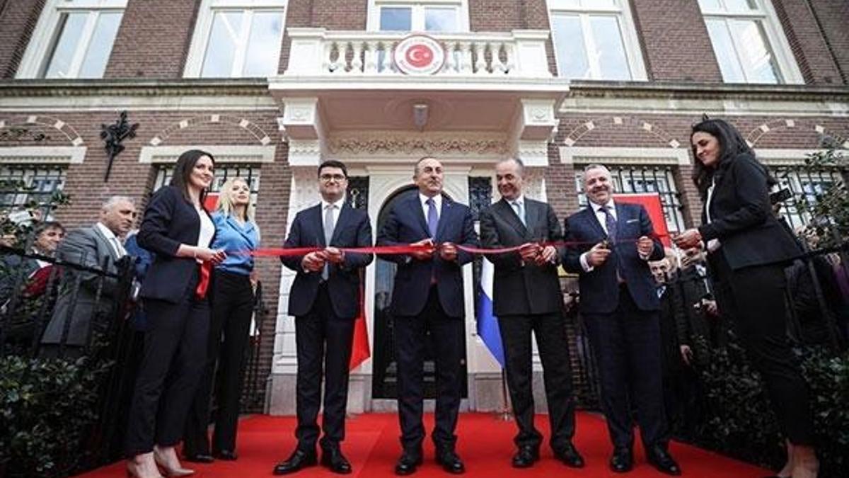 Çavuşoğlu Amsterdam Başkonsolosluğunun açılışını yaptı -