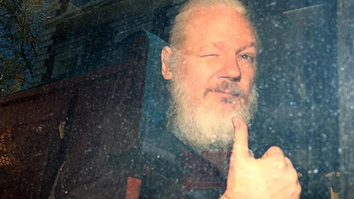 Dünyanın gözü oradaydı! Julian Assange tutuklandı...