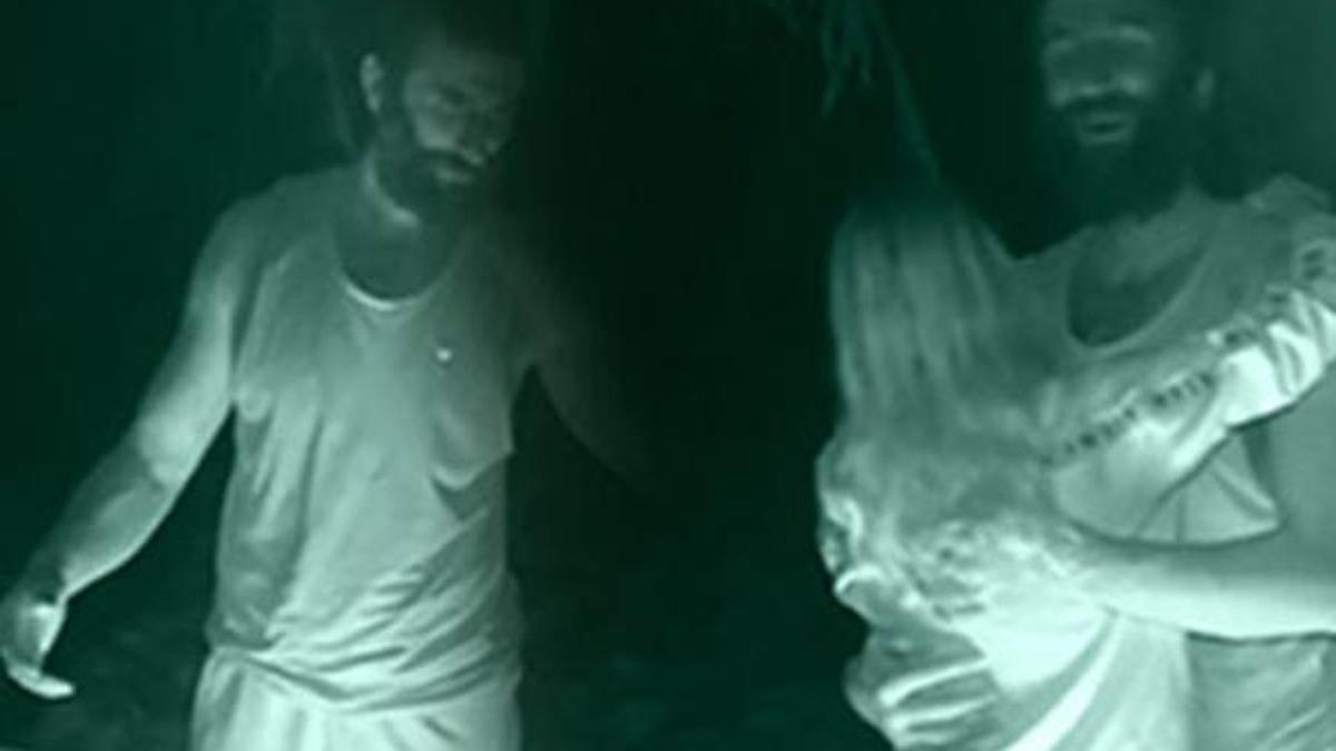 Survivor Hikmet ile Ria'dan ateş başında romantik dans