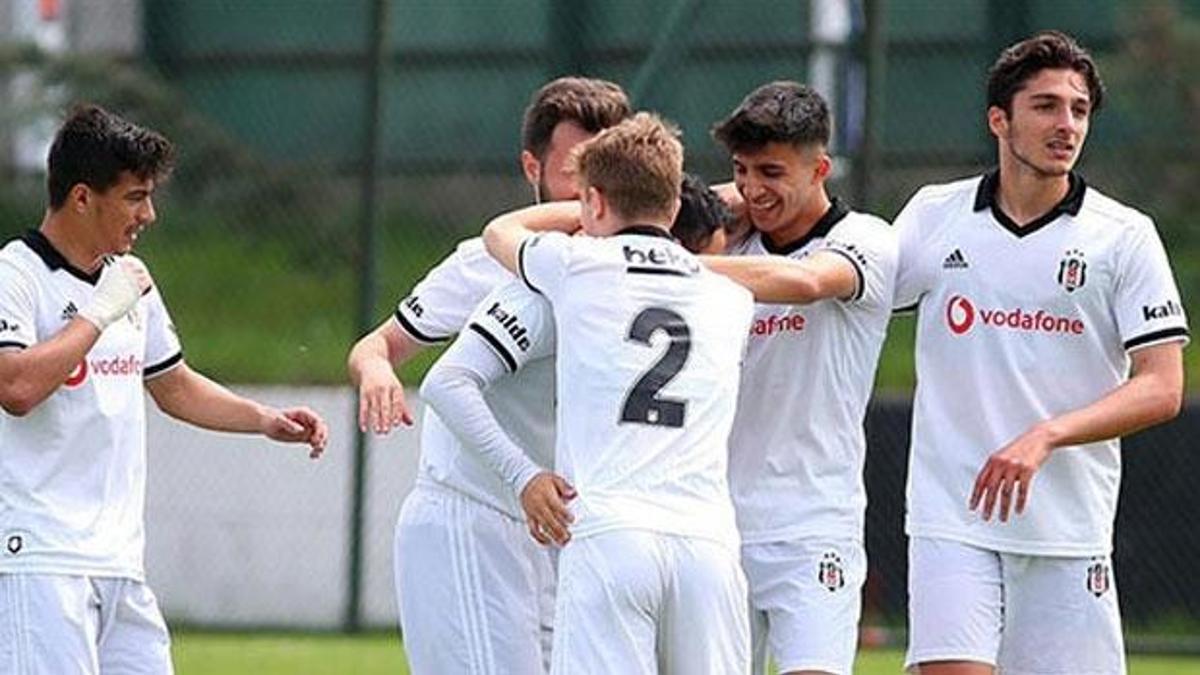 Beşiktaş Başakşehir'e karşı 2'de 2 ile başladı!