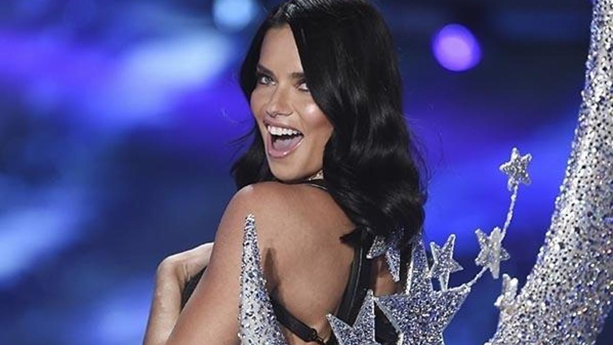Adriana Lima yüzünü güldürdü